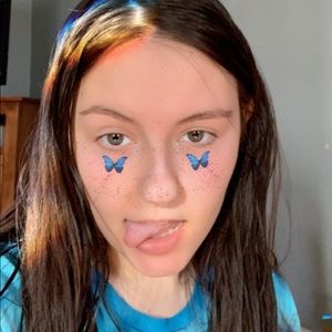 Meet your Posher, Alexis